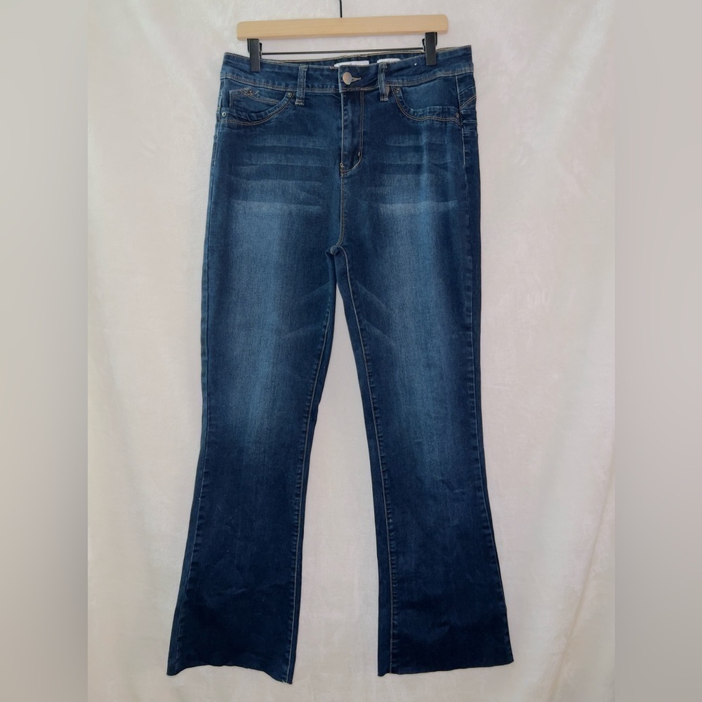 YMI Luxe Dark Wash Denim High Rise Flare Leg Raw Hem Jeans size 15/32